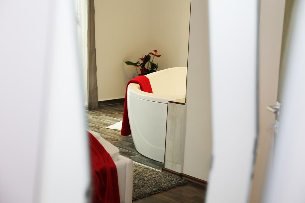 Velnoek Luxus Apartman Makó Esterno foto