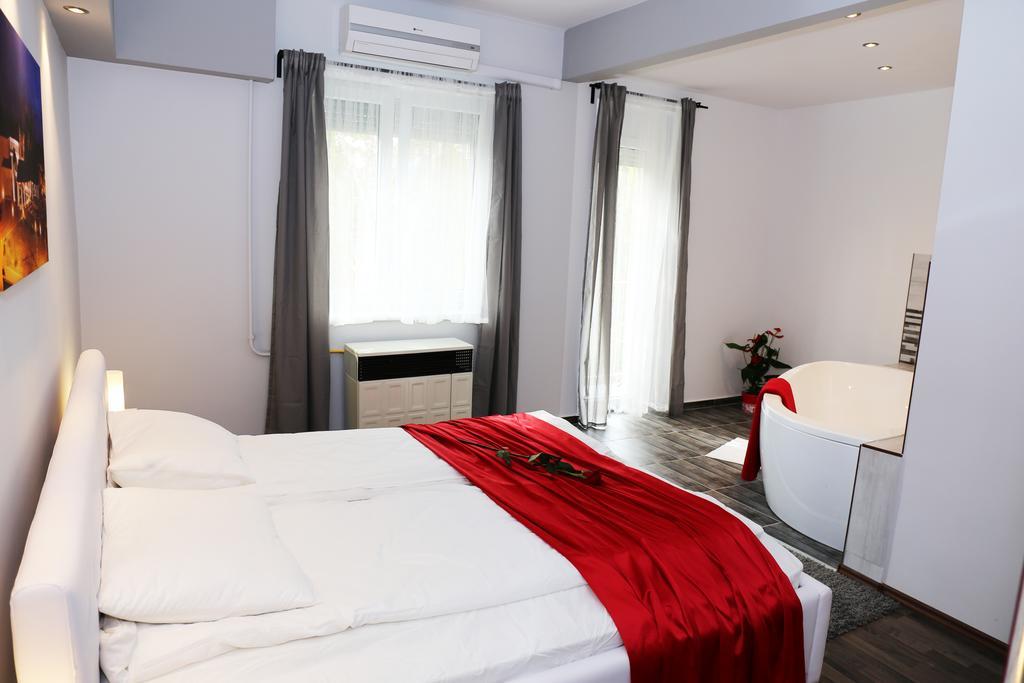 Velnoek Luxus Apartman Makó Esterno foto